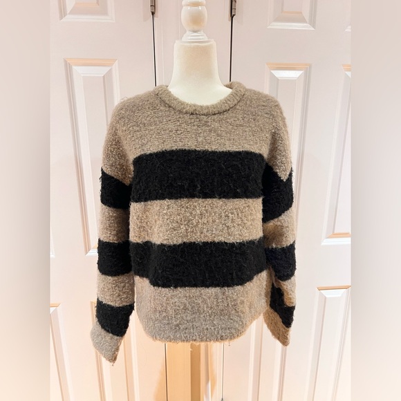 Chic Striped Crew Neck Sweater - Black and Tan - Picture 1 of 5